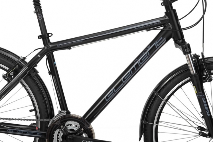 Алюминиевый сплав 6061 – оптимальный решение для рамы утилитарного городского велосипеда. Низкий вес и высокая прочность материала позволяют изготовить лёгкую и выносливую раму. Наличие штатных мест для монтажа дополнительных аксессуаров гарантирует высоч